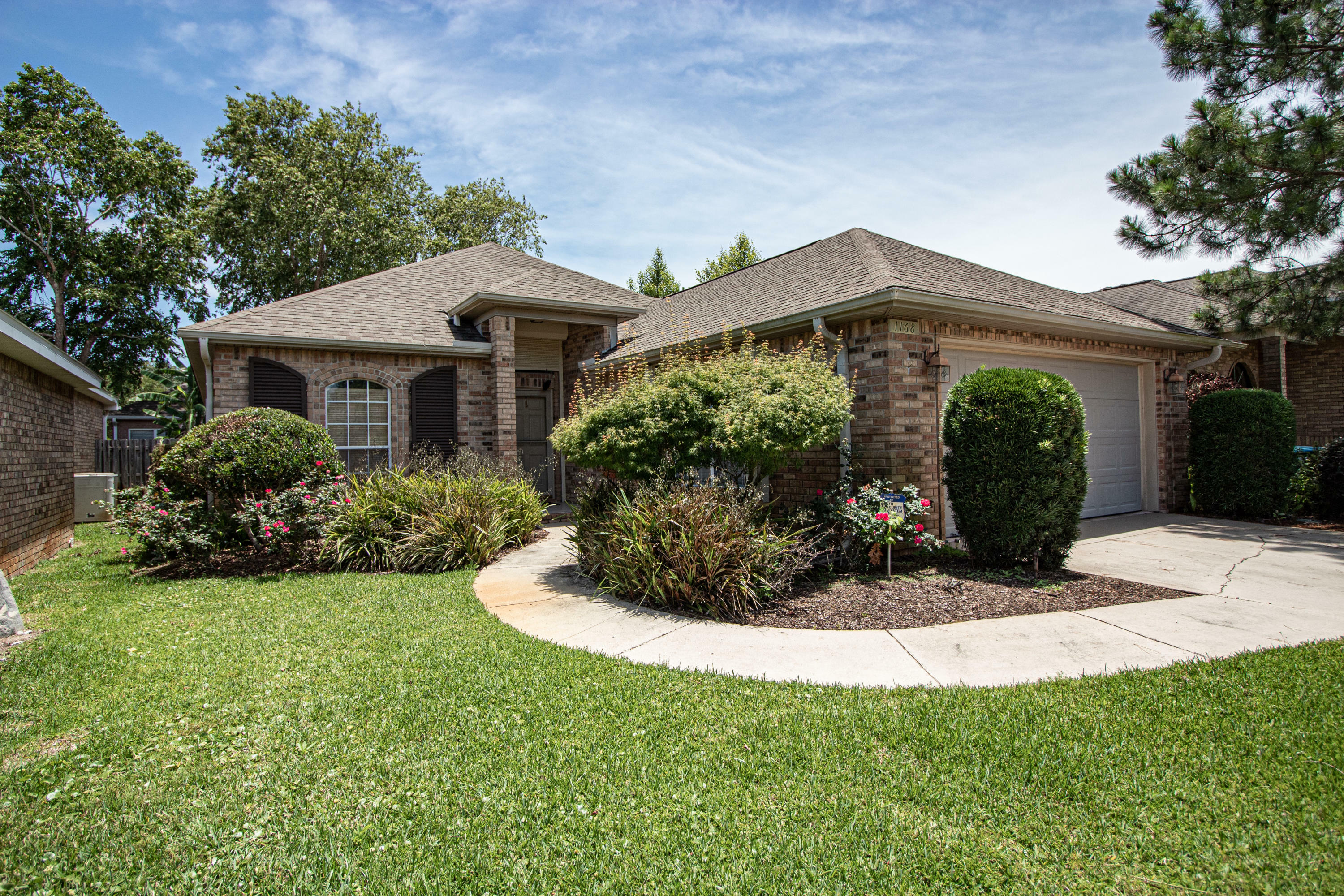 Property Photo: 1168 Longwood Drive FL 32563