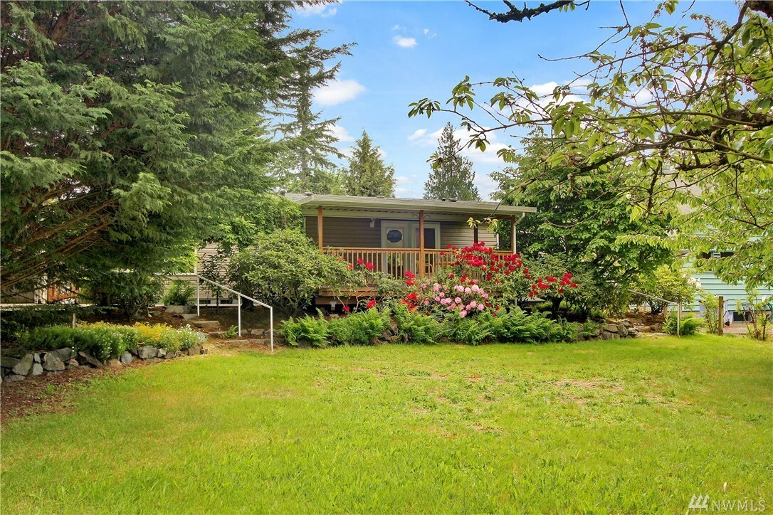 Property Photo:  8311 224th St SW  WA 98026 