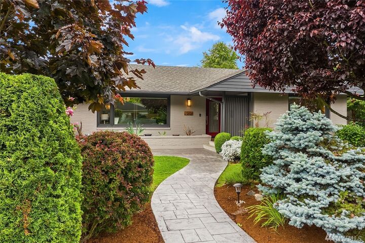 6803  44th Avenue NE  Seattle WA 98115 photo