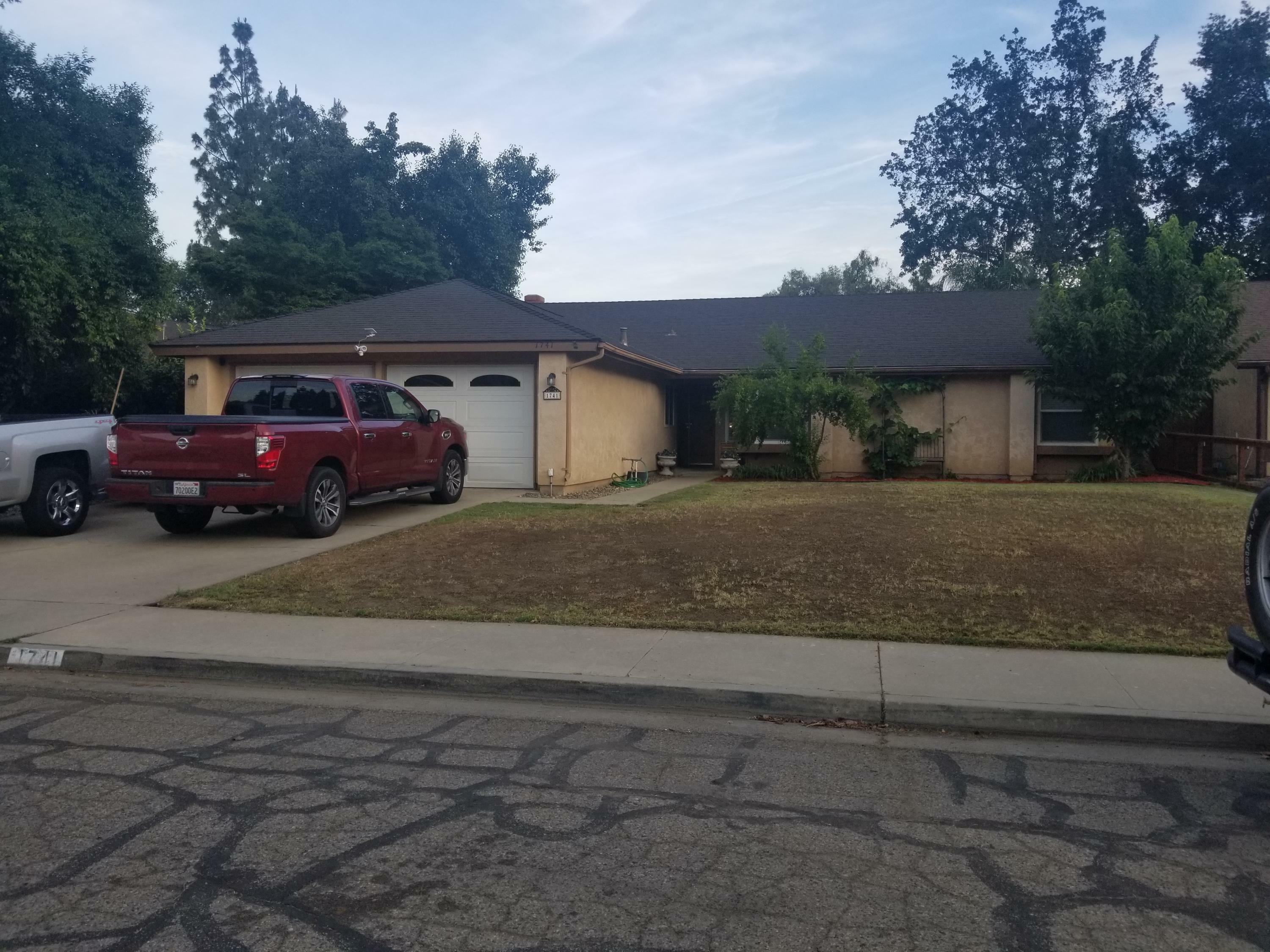 Property Photo:  1741 E Feemster Court  CA 93292 