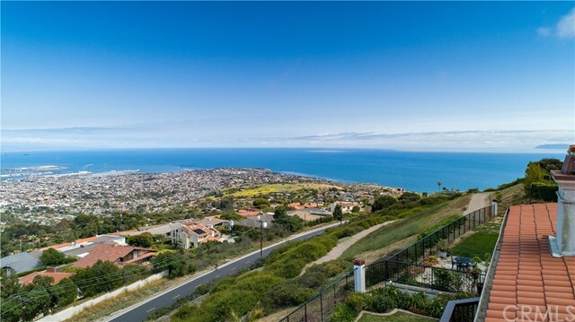 Property Photo:  6 Avenida De Azalea  CA 90275 