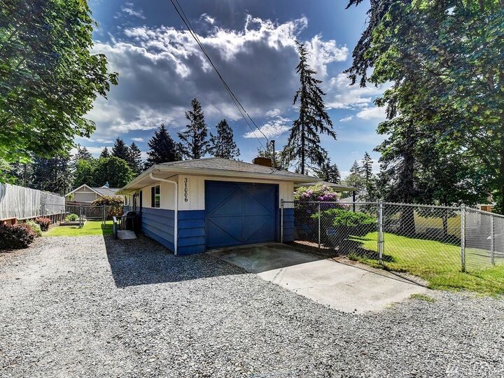 Property Photo: 31006 6th Place SW WA 98023