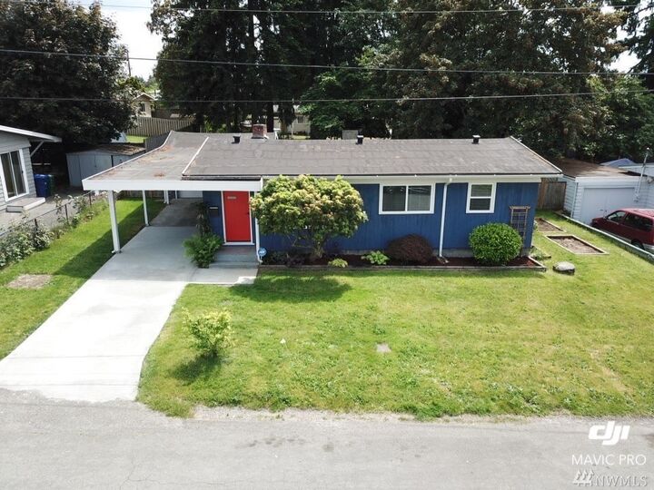 Property Photo:  2303 NE 8th Place  WA 98056 
