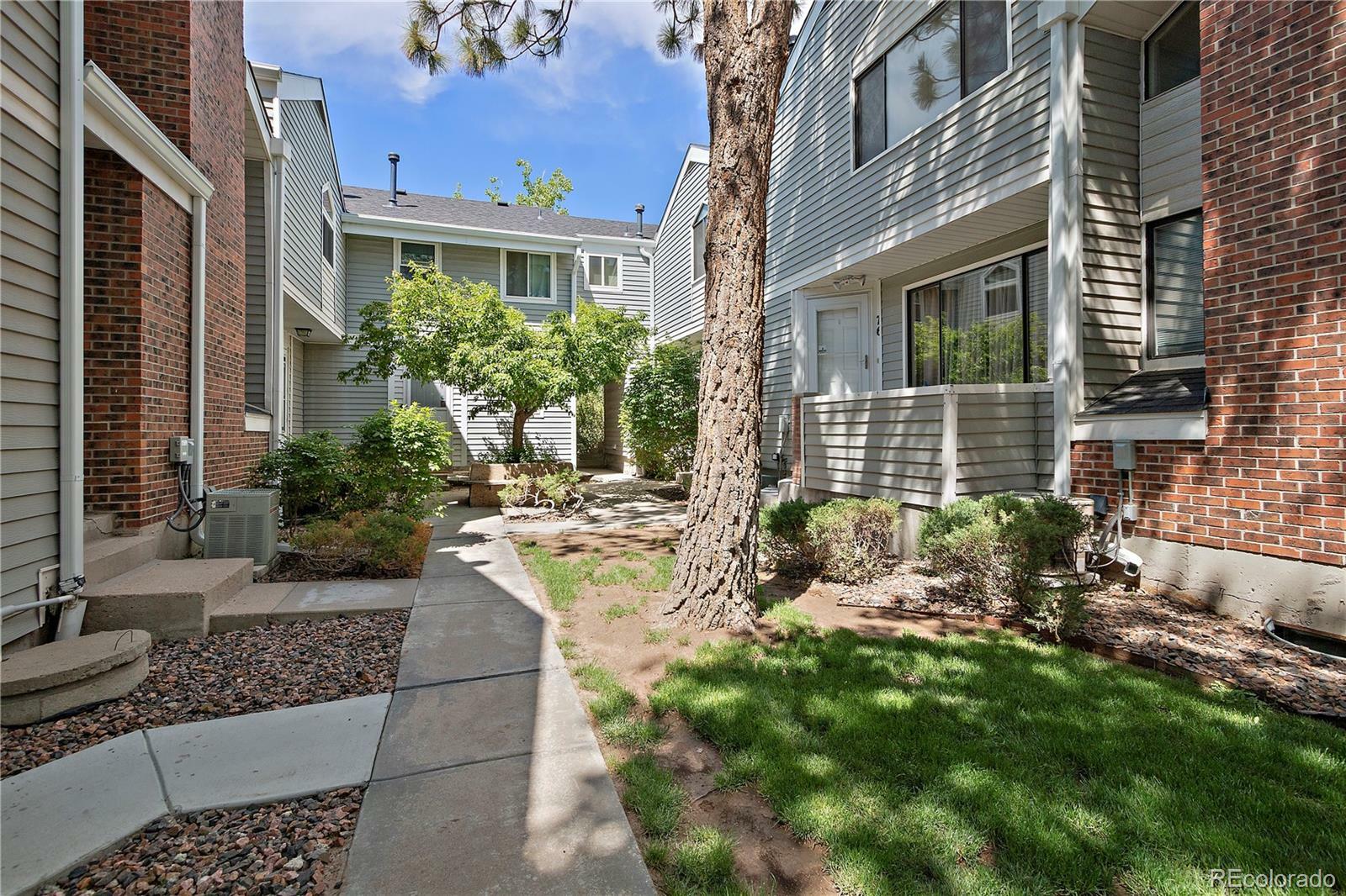 Property Photo:  74 S Nome Street  CO 80012 