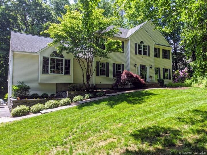 20 Fawnwood Road  Newtown CT 06482 photo