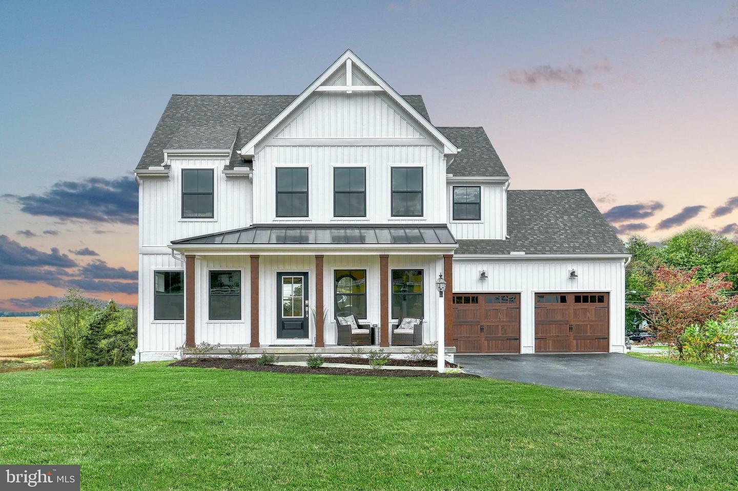 Property Photo: 2 W Church Avenue PA 17361