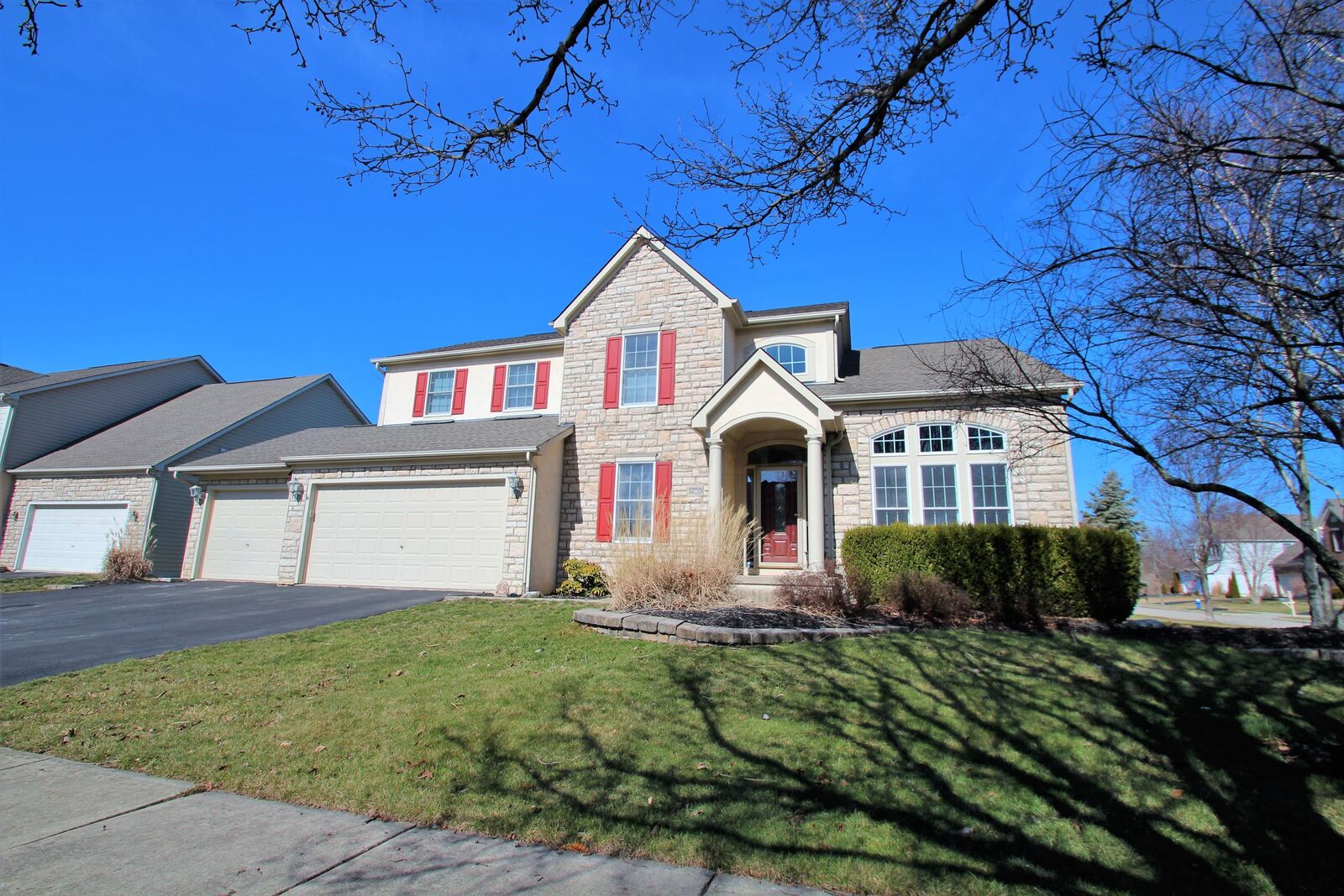 Property Photo:  5750 Walterway Drive  OH 43026 