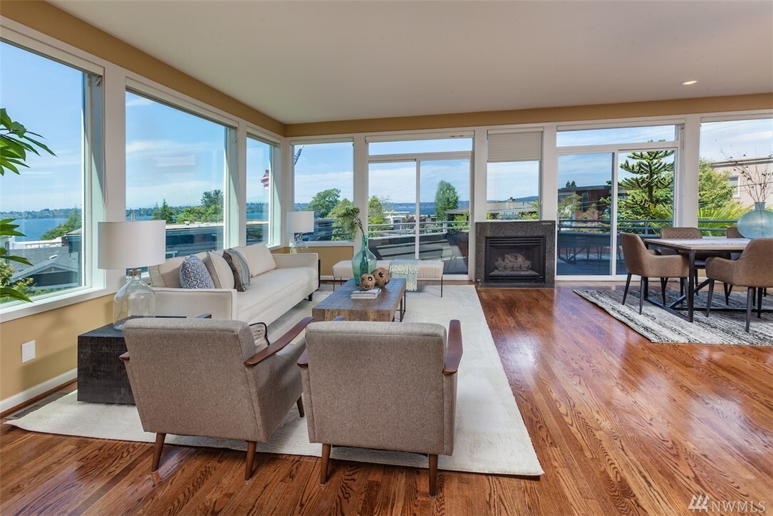 Property Photo: 137 10th Avenue S WA 98033