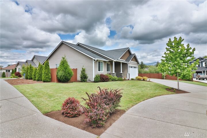 Property Photo:  1729 Hillcrest Lp  WA 98274 