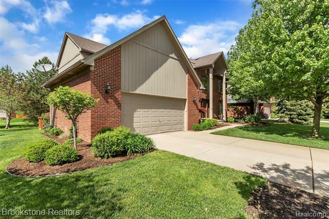 Property Photo:  2937 Prairie Drive  MI 48085 