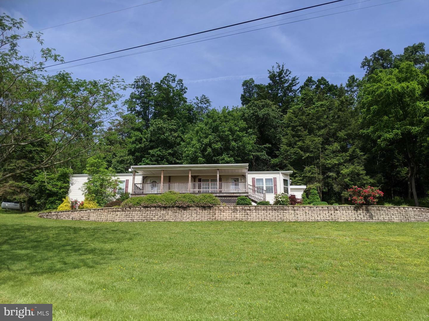 Property Photo:  445 E Siddonsburg Road  PA 17055 