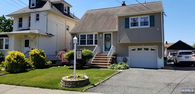 Property Photo:  17 Scoles Avenue  NJ 07012 