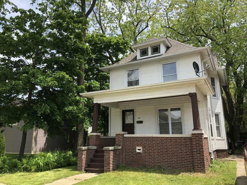 Property Photo:  1633 Park Ave  WI 53403 