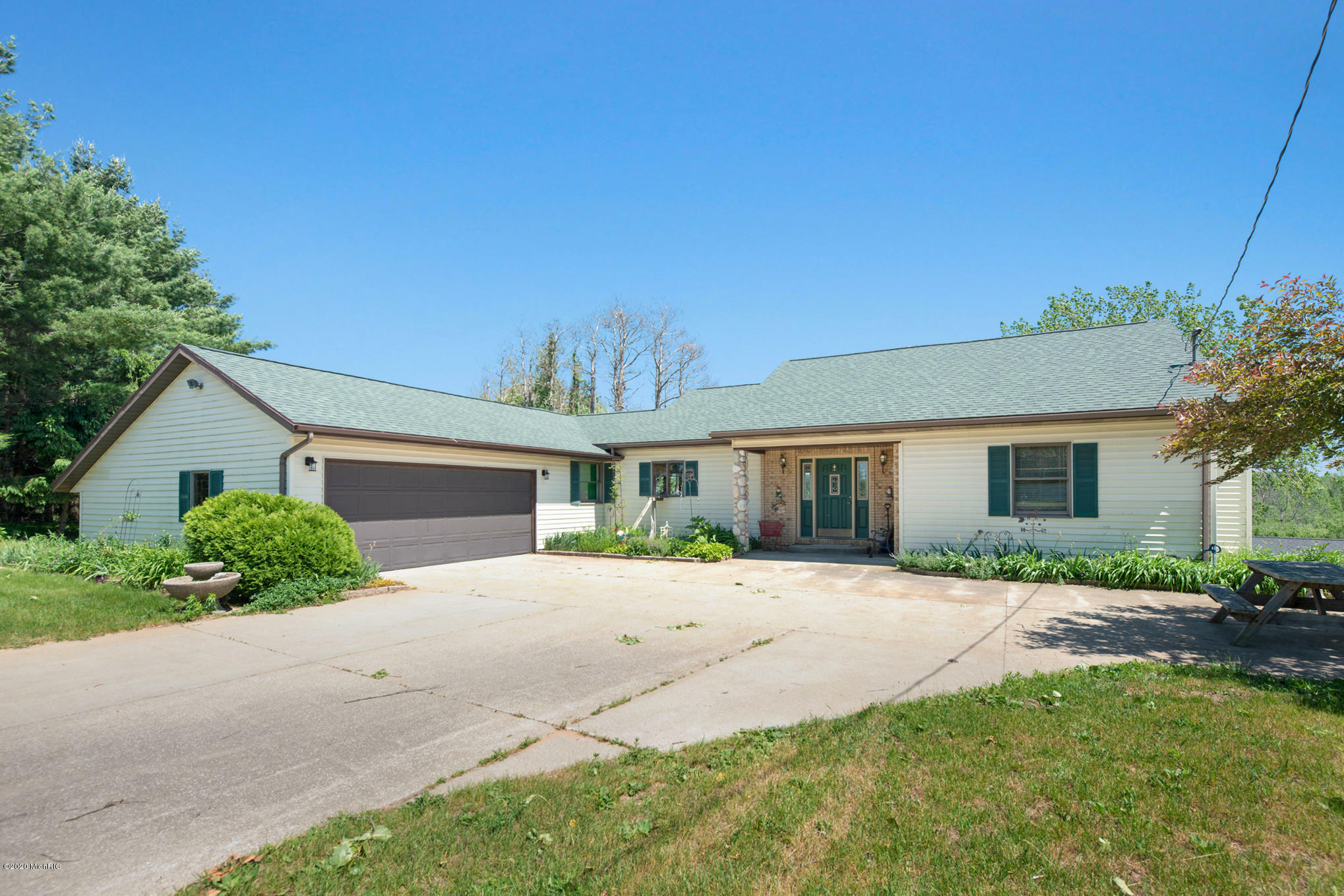 Property Photo: 4200 20 Mile Road NW MI 49330