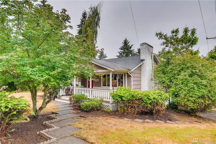 Property Photo:  11203  28th Avenue SW  WA 98146 