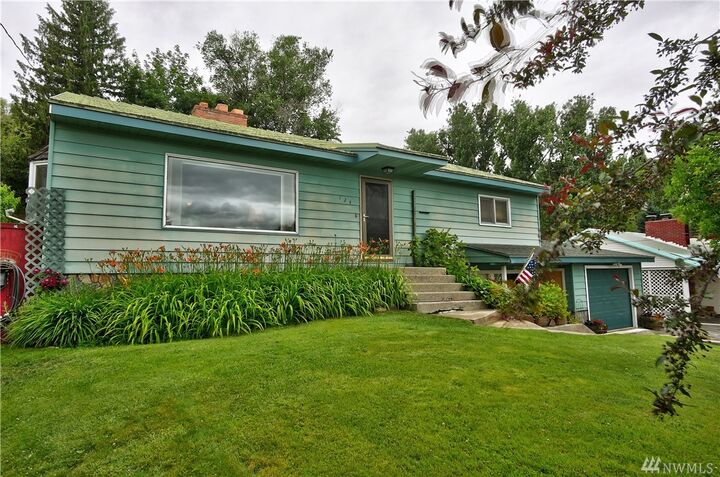 Property Photo: 124 S Granite St WA 98841