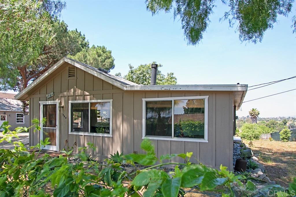 Property Photo:  1209 Pepper Tree  CA 92028 