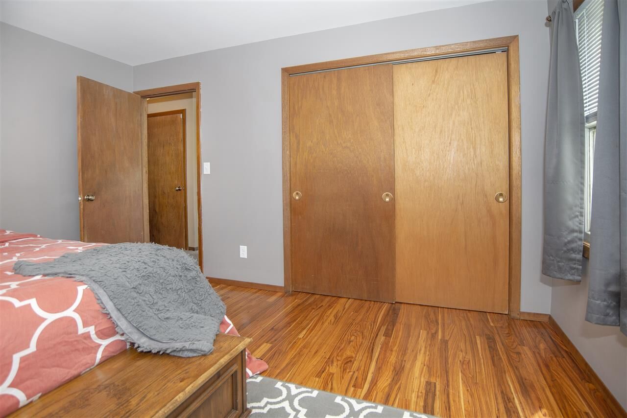 Property Photo:  557 E Queen Ave  WA 99207 