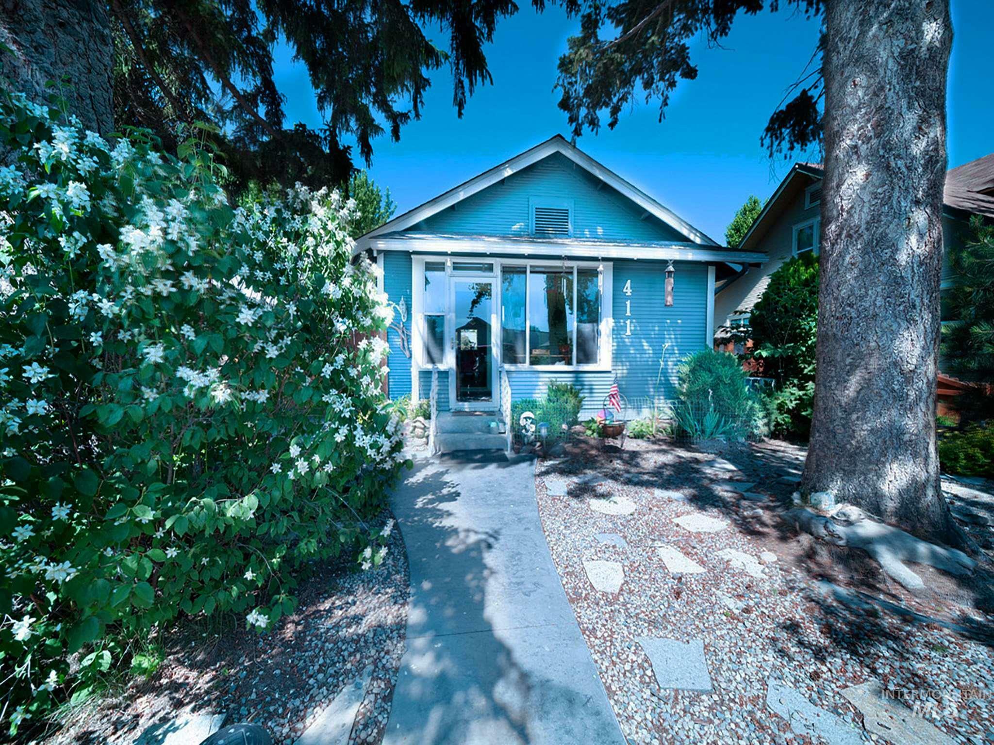 Property Photo:  411 N Commercial  ID 83617 
