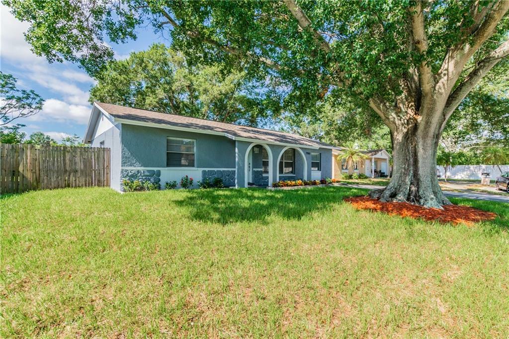 Property Photo:  7990 Aberdeen Circle  FL 33773 