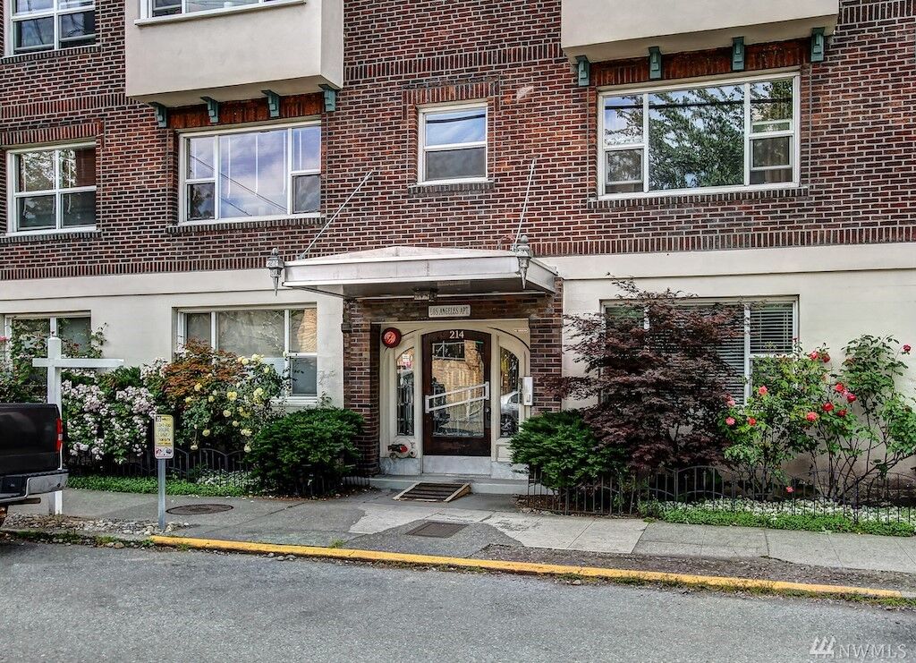Property Photo:  214  Summit Avenue E 303  WA 98102 