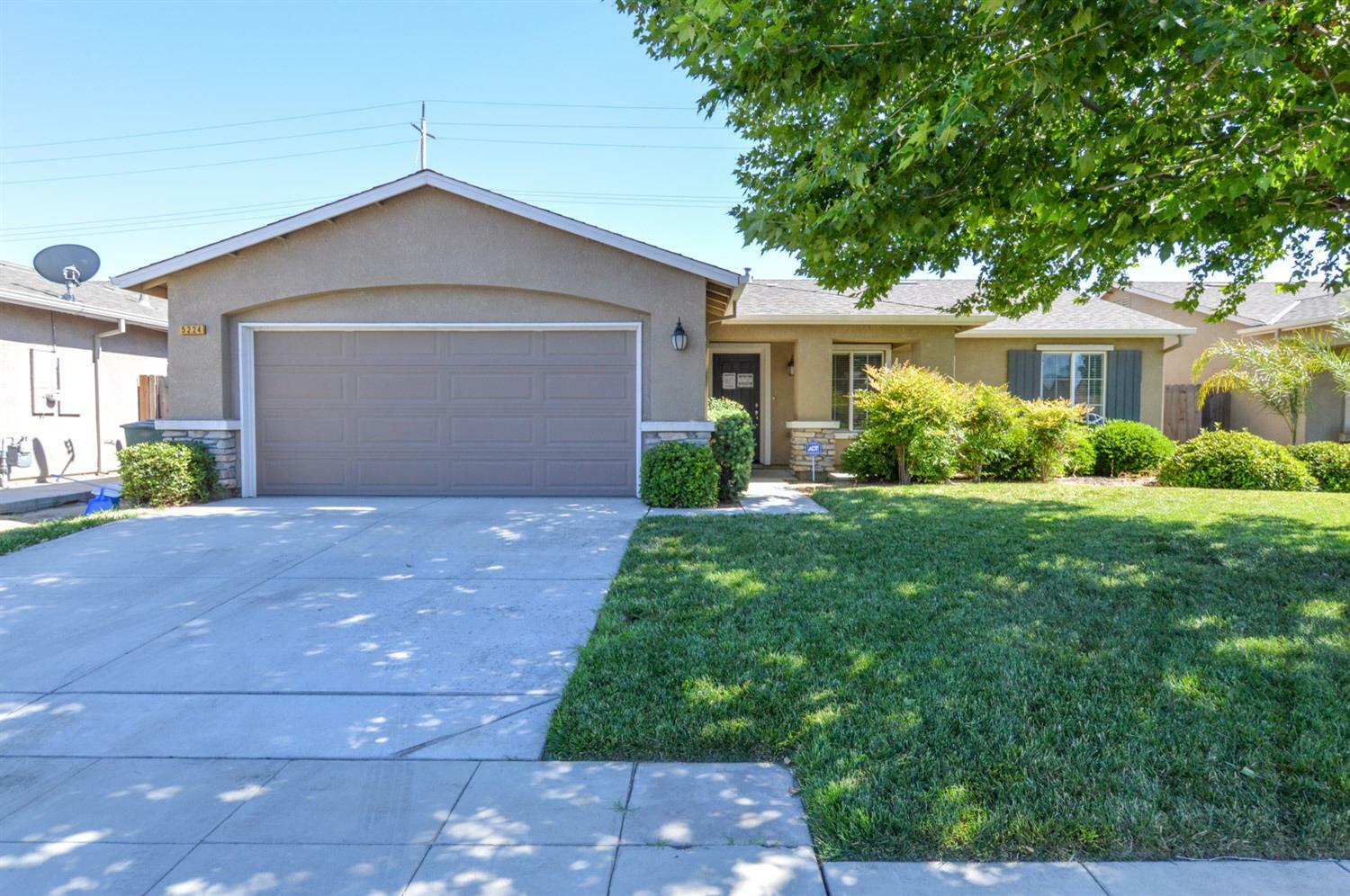 5224 E Hoxie Avenue  Fresno CA 93725 photo