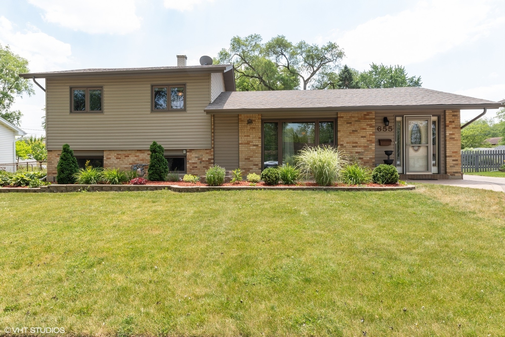 Property Photo:  655 Flagstaff Lane  IL 60169 