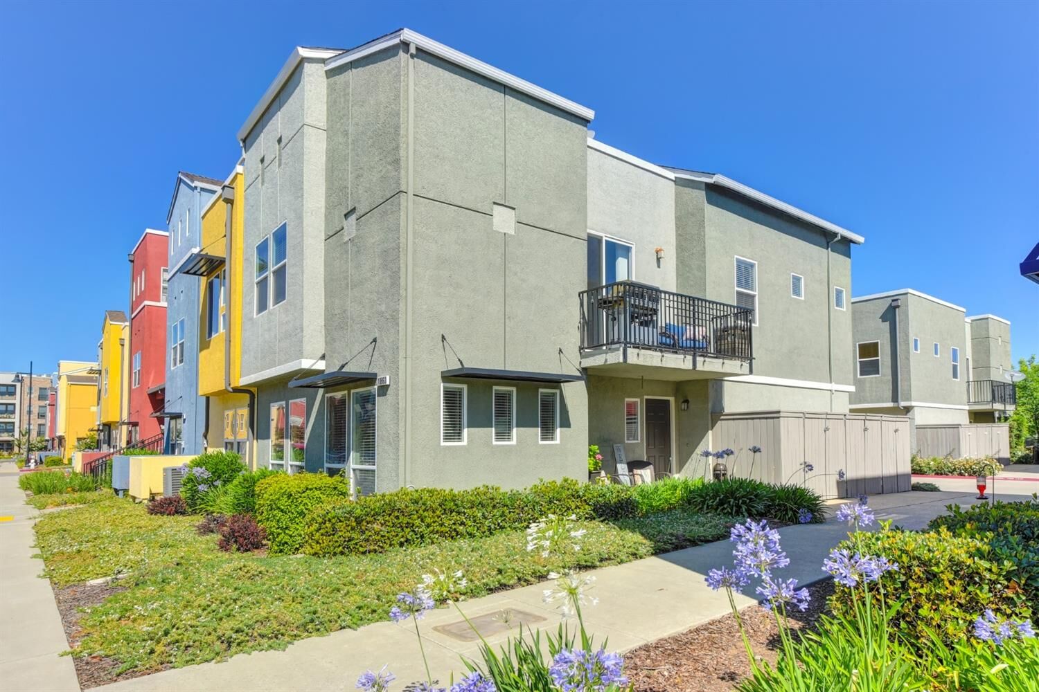 Property Photo: 10863 Wraysbury Way CA 95670