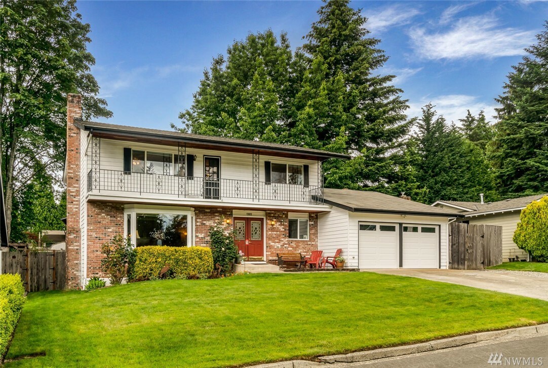 Property Photo:  11812 NE 157th St  WA 98011 