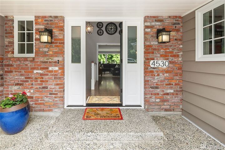 Property Photo: 4530 90th Avenue SE WA 98040