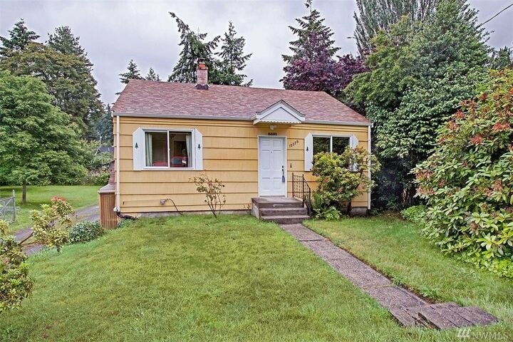 15556  11th Avenue NE  Shoreline WA 98155 photo