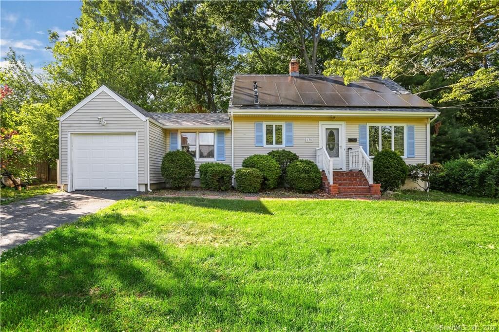 Property Photo: 130 Wainwright Place CT 06614