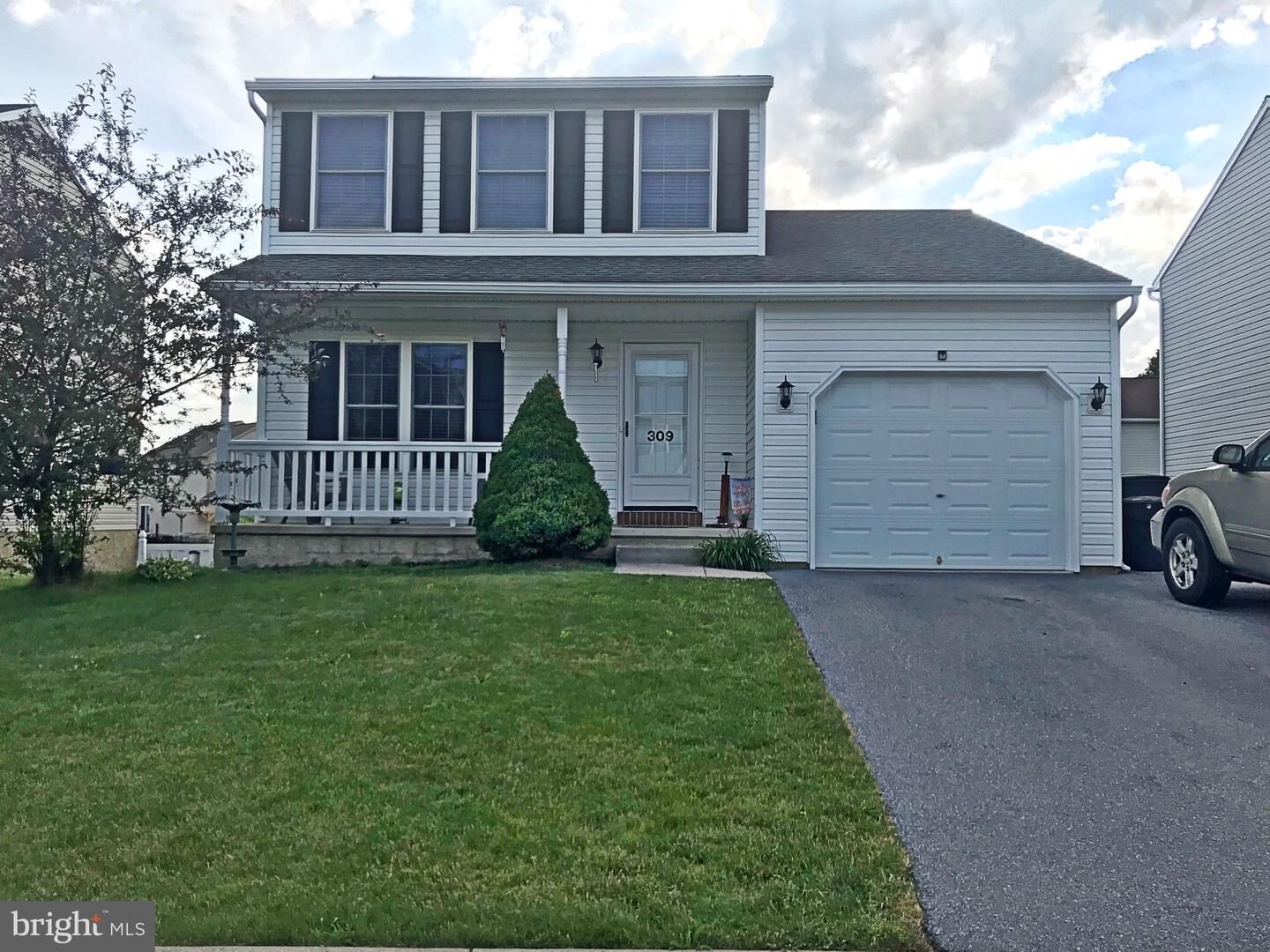 Property Photo:  309 Swatara Creek Drive  PA 17038 