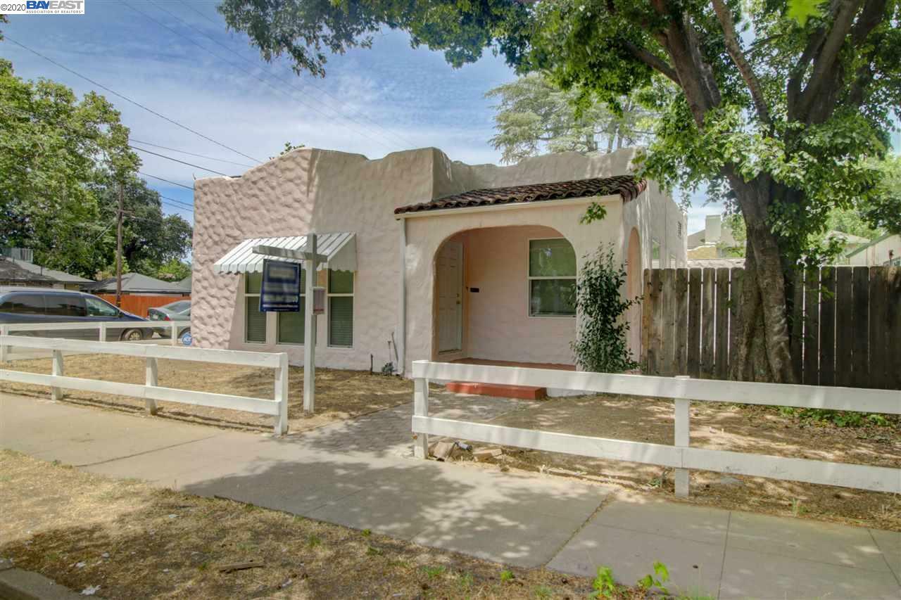 Property Photo: 1045 W Acacia St CA 95203