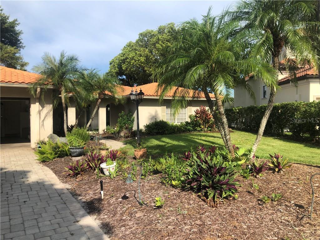Property Photo: 402 Meadow Lark Drive FL 34236