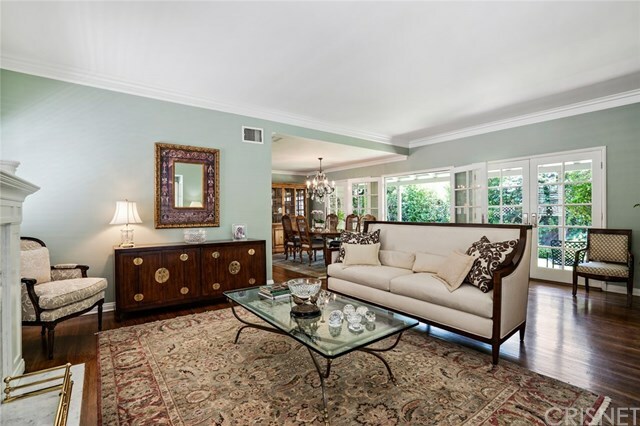 Property Photo: 4420 Arcola Avenue CA 91602