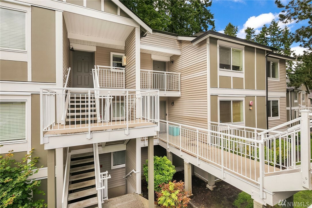 Property Photo:  16101 Bothell Everett Hwy D-104  WA 98012 