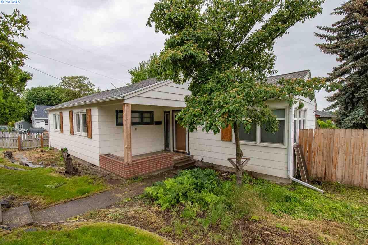 Property Photo: 455 NW Cleveland WA 99163