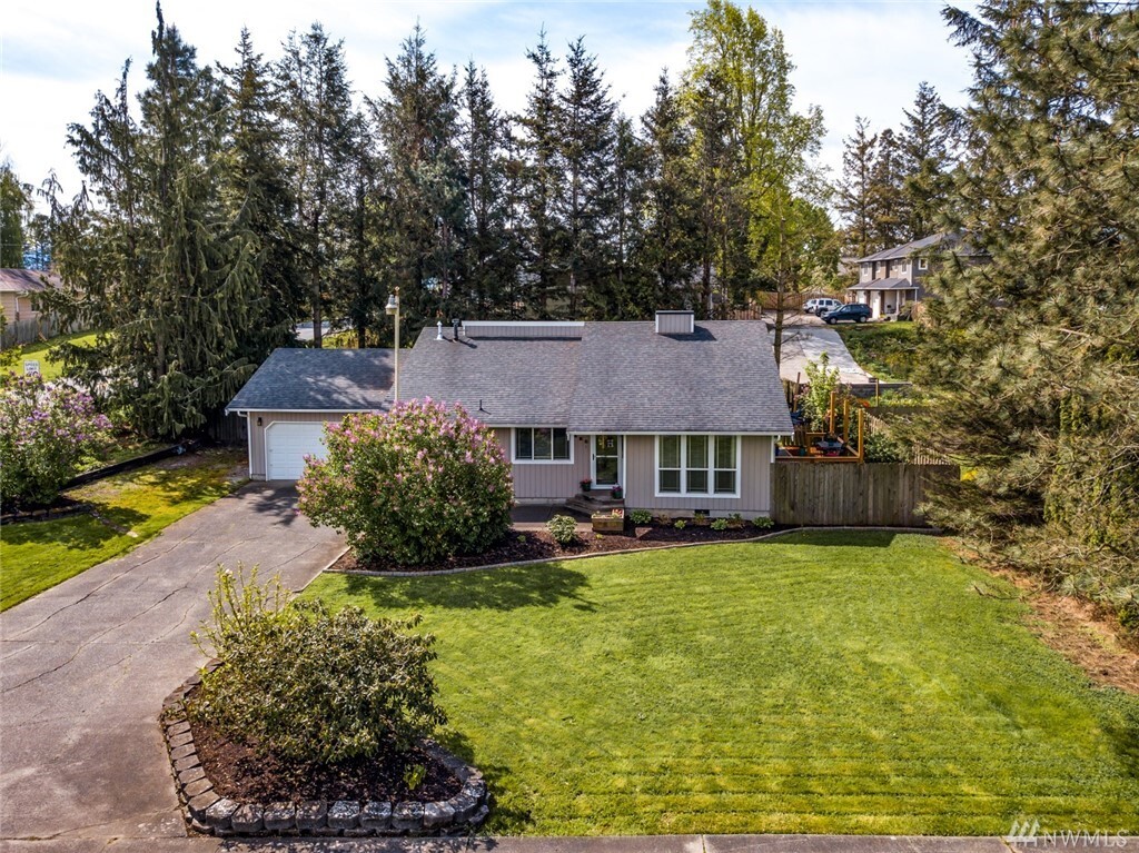 Property Photo:  420  Mead Avenue  WA 98247 