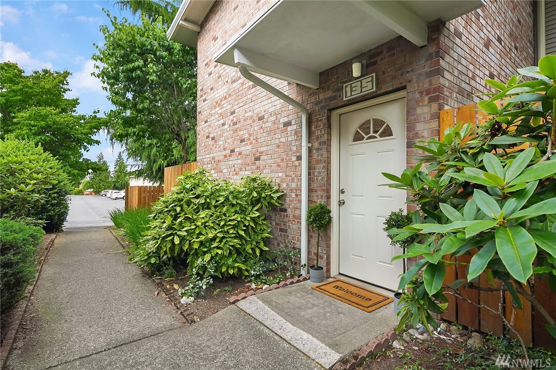 Property Photo: 12252 SE 59th Street U135 WA 98006