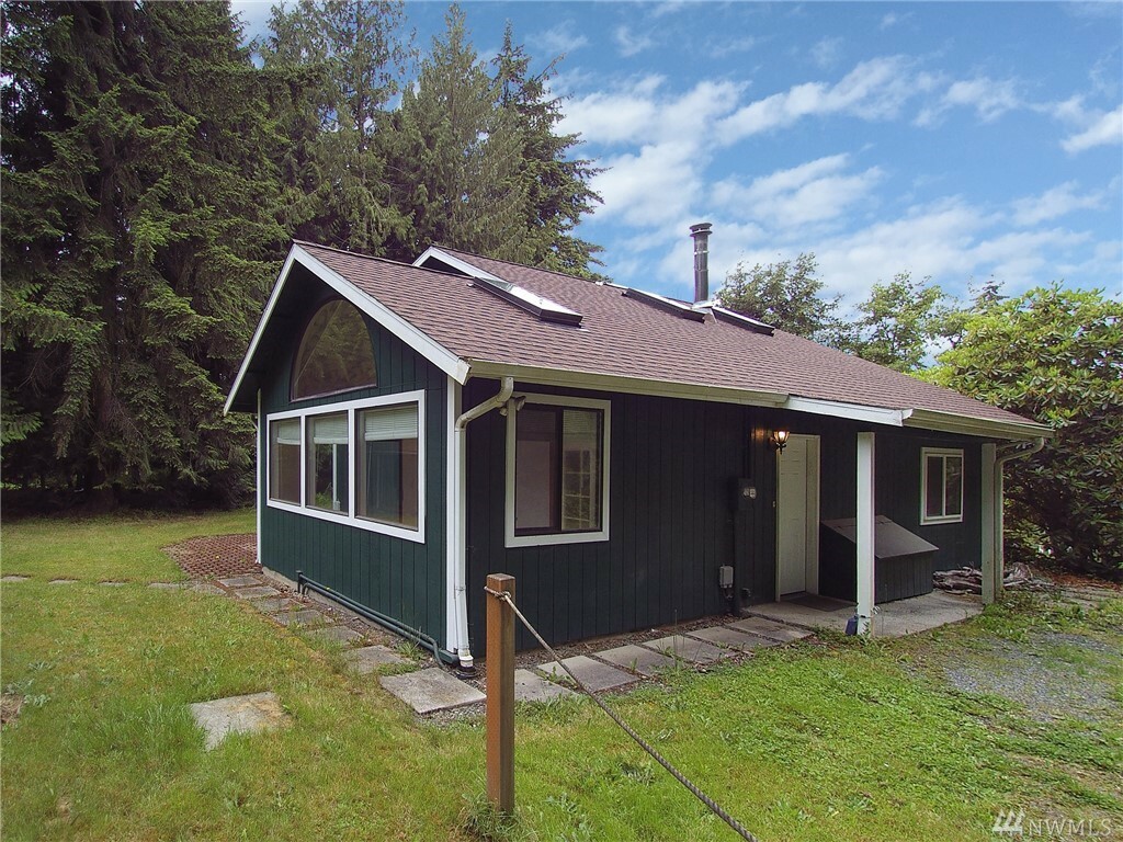 Property Photo:  33 W Breezy Lane  WA 98362 