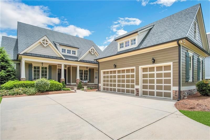 Property Photo: 5471 Autumn Flame Drive GA 30517