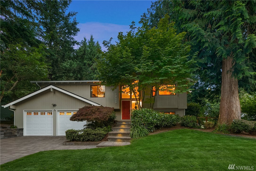 Property Photo: 19425 SE 21st St WA 98075