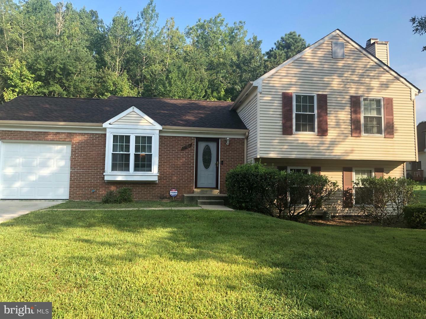 Property Photo:  9903 Fox Run Drive  MD 20735 