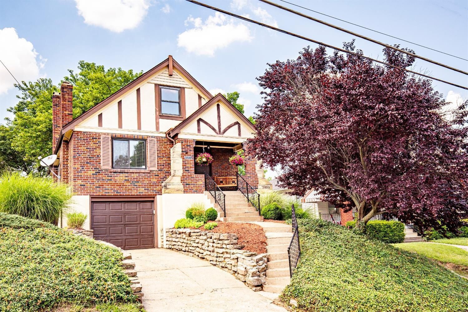 Property Photo:  3550 Madison Park Ave  OH 45209 