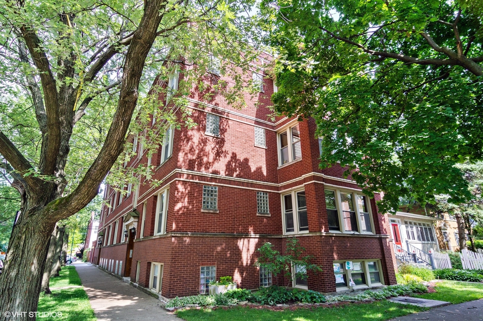 Property Photo: 3615 West Byron Street 2 IL 60618