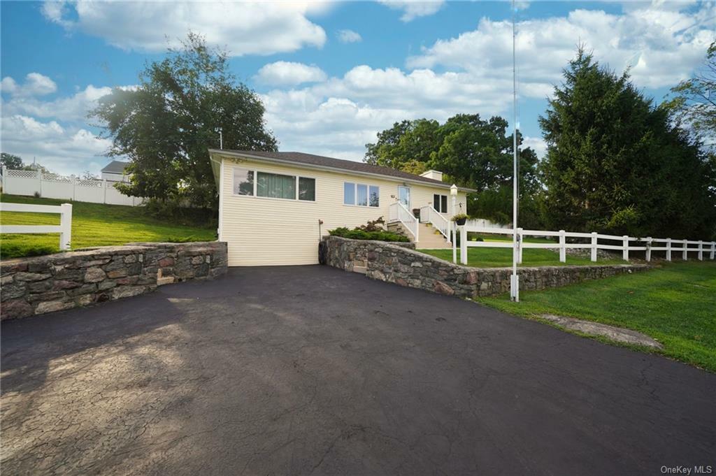 Property Photo:  17 Birch Drive  NY 10984 