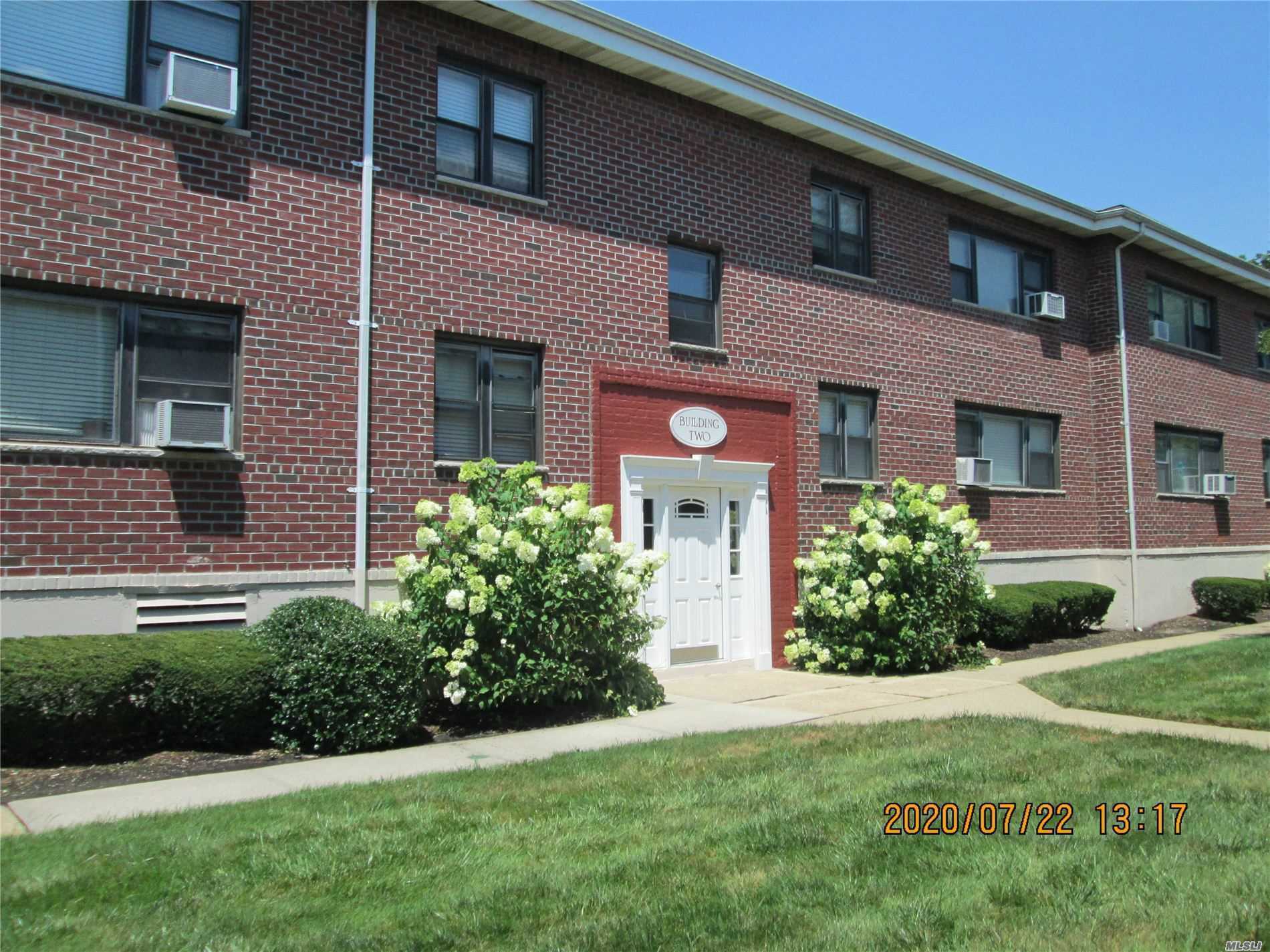 55 Tulip Avenue Apt 4  Floral Park NY 11001 photo