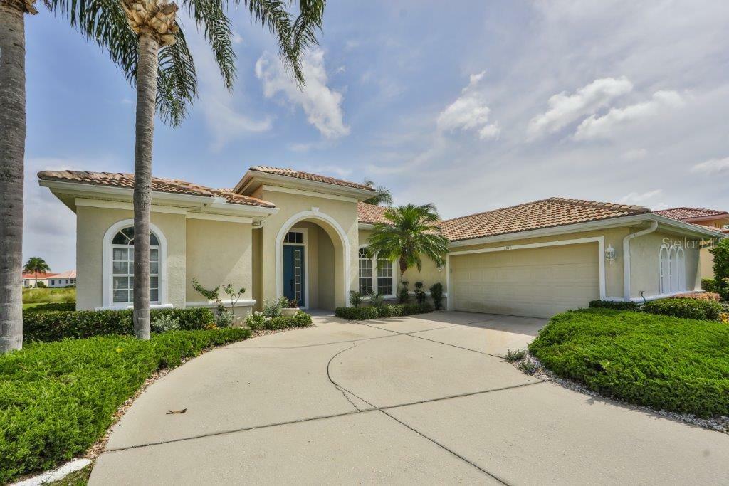 Property Photo:  1315 Lenox Greens Drive  FL 33573 