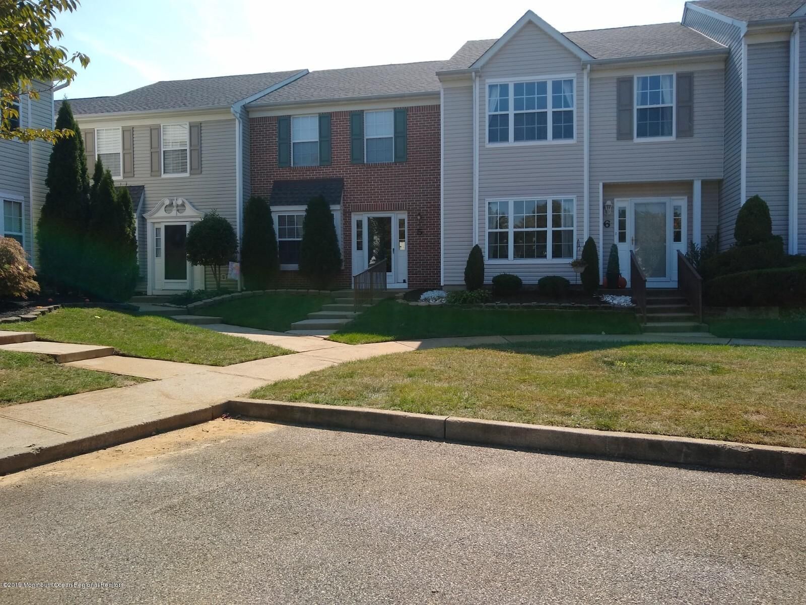 Property Photo:  53 Grassmere Court  NJ 07728 